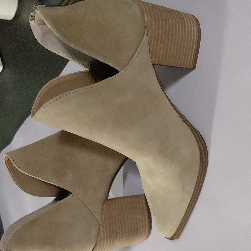 Steve Madden Tan Suede Ankle Booties Women’s Size 7 - Picture 6 of 6